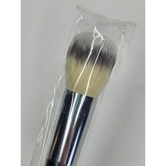 Younique Powder Concealer Brush New Makeup Brush - Picture 3 of 4